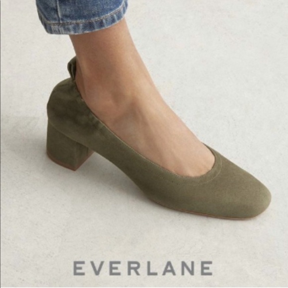 💚Everlane The Day Heel Size: 8.5 Color: Olive Suede